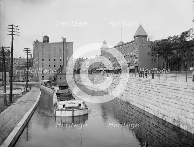 Erie Canal, Rochester, N.Y., between 1900 and 1906. Creator: Unknown.