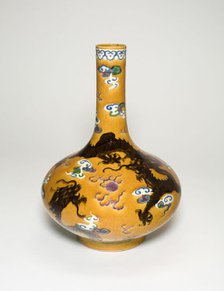 Enameled bottle vase, Qing dynasty (1644-1911). Creator: Unknown.