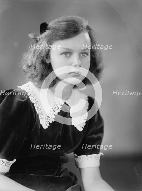 Hunsinger, Jane - Portrait, 1933. Creator: Harris & Ewing.