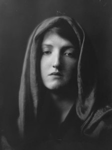 Watson, Ruth, Miss, portrait photograph, 1915. Creator: Arnold Genthe.