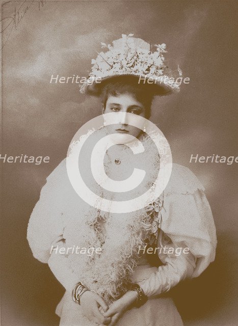 Portrait of Empress Alexandra Fyodorovna, the wife of Tsar Nicholas II of Russia  (1872-1918) Artist: Anonymous  