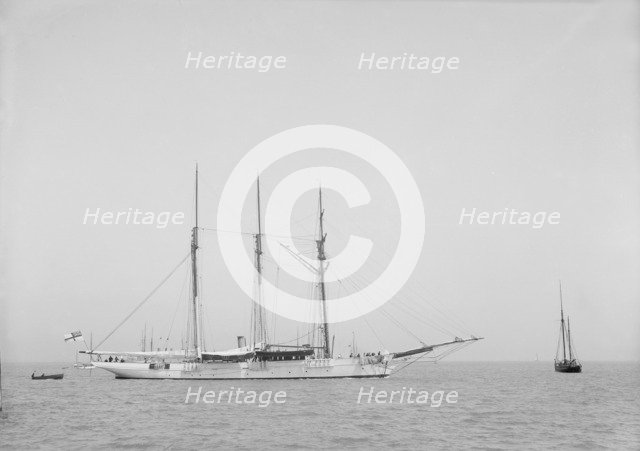 The 3 mast auxiliary schooner 'Czarina'. Creator: Kirk & Sons of Cowes.