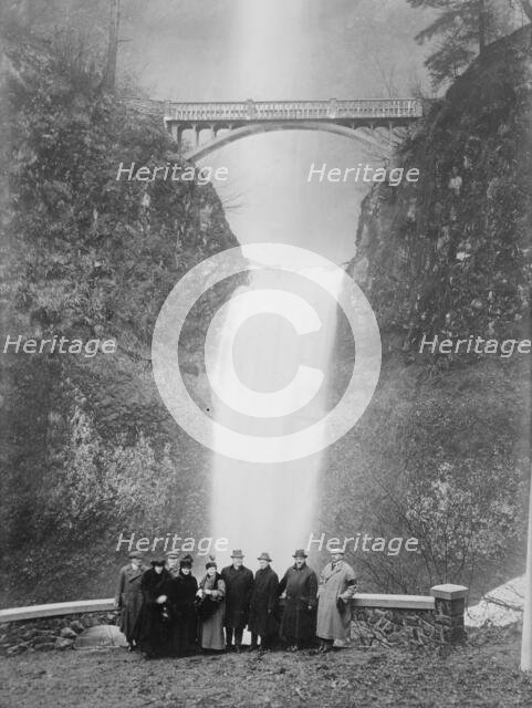 N.Y. tourists (French, Vanderbilt party) at Multnomah Falls, 1916. Creator: Bain News Service.