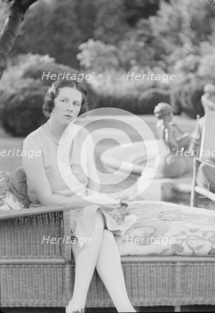 Moseley, F.S., Mrs., seated outdoors, 1931 June 14. Creator: Arnold Genthe.