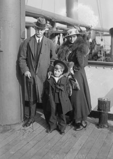 Sir G.T. Carter & wife & Master J.C., 1916. Creator: Bain News Service.