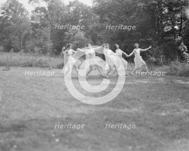 Elsie Dufour dancers, between 1918 and 1920. Creator: Arnold Genthe.