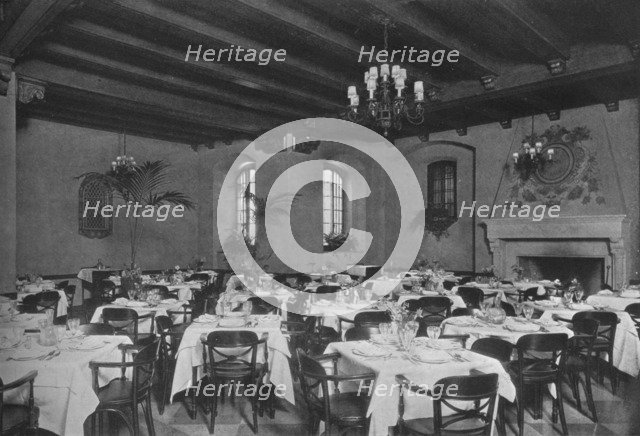 South-east dining room, the Fraternity Clubs Building, New York City, 1924. Artist: Unknown.