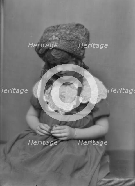 Cuthbert, Salanne, daughter of Mrs. Cuthbert (Mrs. Wentworth), portrait photograph, 1912 Nov. 16. Creator: Arnold Genthe.