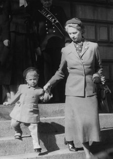 Princess Sibylla of Sweden returns from a trip abroad, 30 April 1949. Artist: Unknown