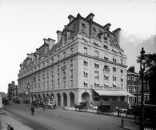 Horse drawn omnibuses and cabs pass the Ritz Hotel, Piccadilly, London, 1906. Artist: Bedford Lemere and Company