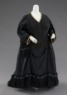 Mourning dress, British, 1894. Creator: Unknown.