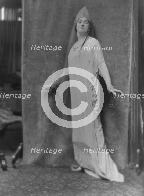 Barker, Granville, Mrs. (Lillah MacCarthy), portrait photograph, 1915 Feb. 26. Creator: Arnold Genthe.