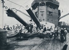 The big guns of HMS New Zealand, c1914. Artist: Unknown