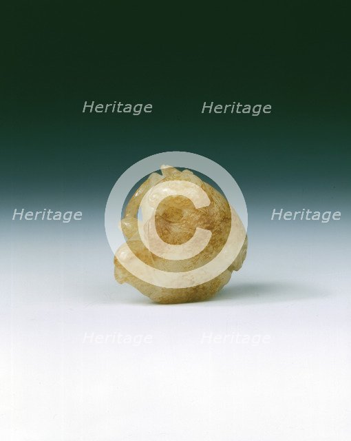 Jade rebus of bat and water caltrop, early Qing dynasty, probably Kangxi period, China, 1644-1722. Artist: Unknown