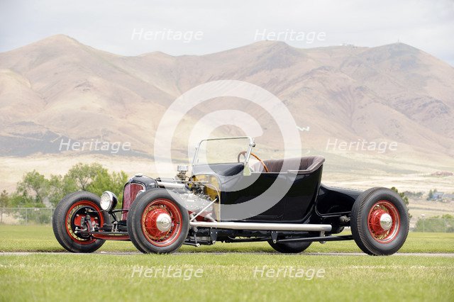 Ford racer 1925. Artist: Simon Clay.