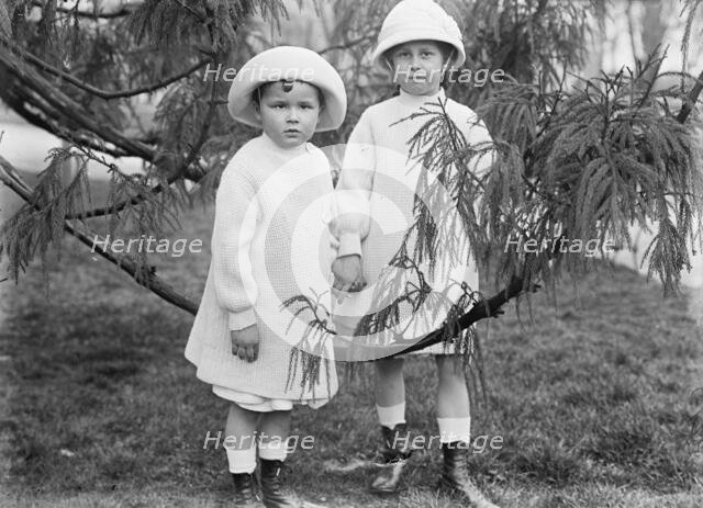 District of Columbia Parks Children, 1913. Creator: Harris & Ewing.