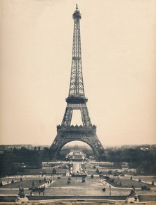 'Paris. - La Tour Eiffel. - LL, c1910. Creator: Unknown.