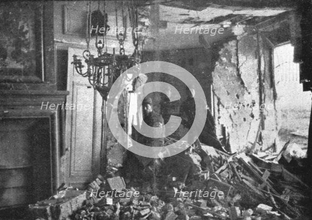 'L'interieur de la maison de M Poincare, president de la Republique, a Sampigny', 1914. Creator: Unknown.