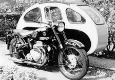 An Ariel Square 4 1000cc, with a large sidecar, c1952. Artist: Unknown