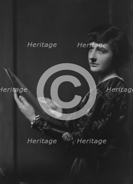 Frost, Lucille, Miss, portrait photograph, 1914 Mar. 26. Creator: Arnold Genthe.