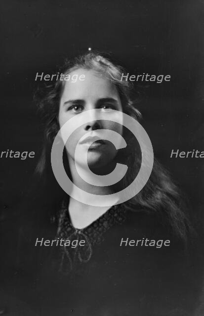 Miss Mary Pillsbury, portrait photograph, 1919 Sept. 29. Creator: Arnold Genthe.