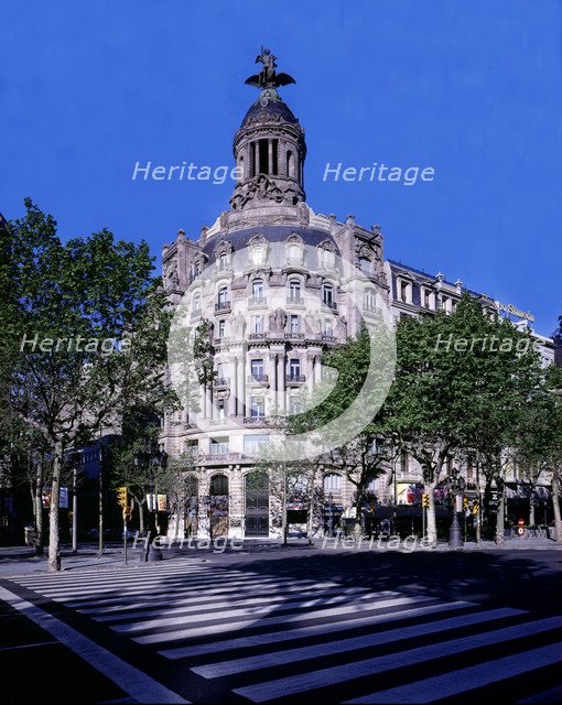 Building of the Insurance Company 'La Union y el Fenix', 1931, on the corner of Paseo de Gracia a…