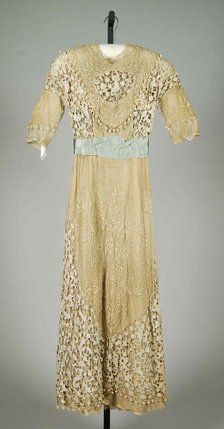 Dinner dress, American, 1908-10. Creator: Herbert Luey.