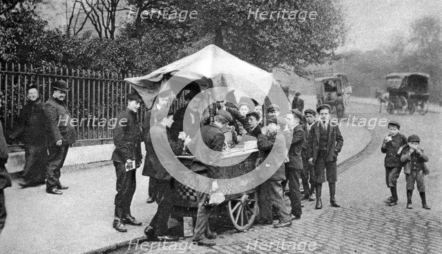 Italian ice cream or 'hoky' seller, London, early 1900s, (1926-1927). Artist: Taylor