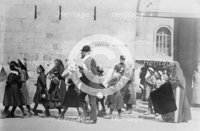 Belgian orphans leaving Paris for country homes, between 1914 and c1915. Creator: Bain News Service.