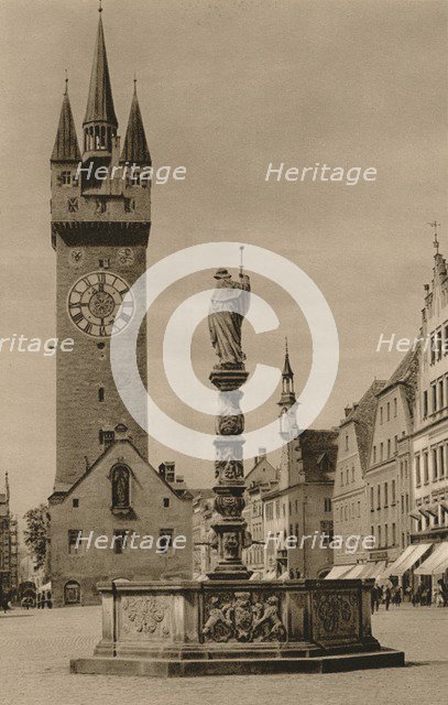 'Straubing - Ludwigsplatz with Town Tower and Fountain of 1644', 1931. Artist: Kurt Hielscher.