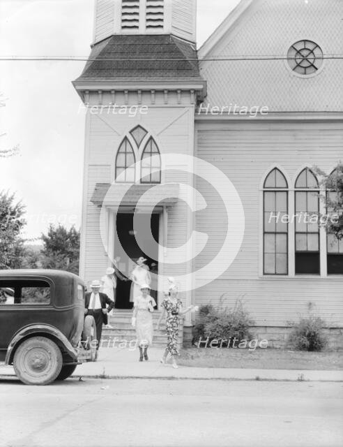 Sunday morning, Dayton, Tennessee, 1936. Creator: Dorothea Lange.
