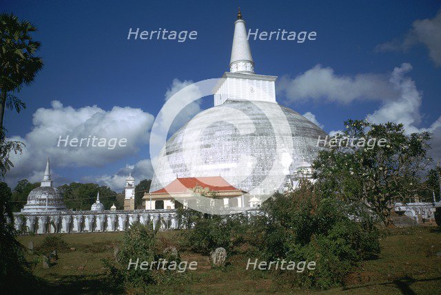 Ruwanvaliseya Stupa in Sri Lanka. Artist: Unknown