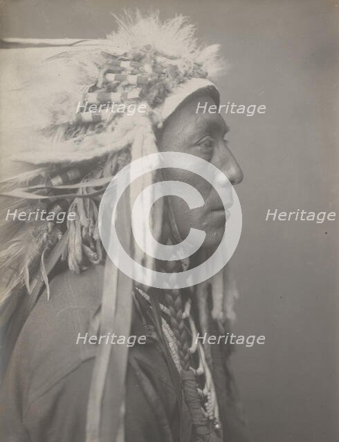 Runs Between, 1908. Creator: Edward Sheriff Curtis.