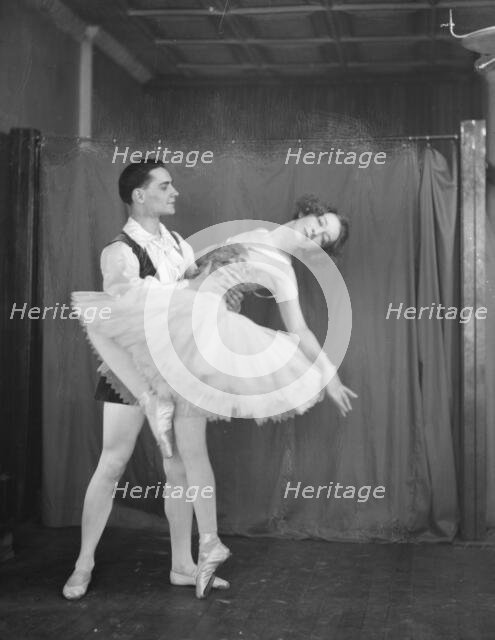 Swiskaya, Countess, and male dance partner, between 1917 and 1929. Creator: Arnold Genthe.