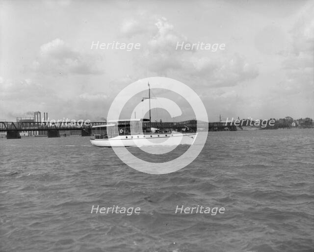 Yacht Althea, broadside (H. Murphy's yacht), between 1907 and 1915. Creator: Unknown.