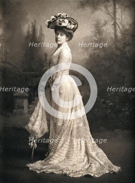 Gwendoline Syrie Maud Wellcome, c1900s. Creator: Lafayette.