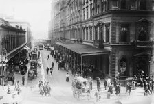 Returning summer crowd outside Grand Central 9/8/08 [New York], 1908. Creator: Bain News Service.
