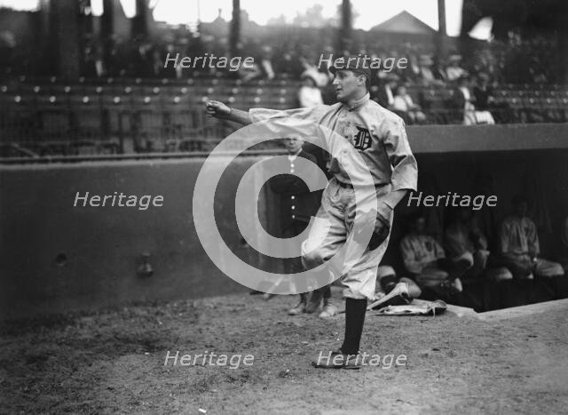 George "Hooks" Dauss, Detroit Al (Baseball), 1913. Creator: Harris & Ewing.