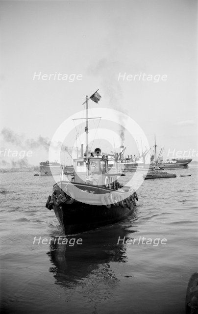A Thames pilot launch, c1945-c1965. Artist: SW Rawlings