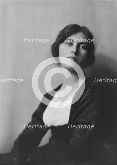 Miss Katherine Bell, portrait photograph, 1917 Dec. 2. Creator: Arnold Genthe.