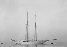 The auxiliary schooner 'Elizabeth' at anchor. Creator: Kirk & Sons of Cowes.