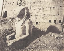 Karnak (Thèbes), Troisième Pylône - Colosse de Spath Calcaire, en D, 1851-52, printed 1853-54. Creator: Félix Teynard.