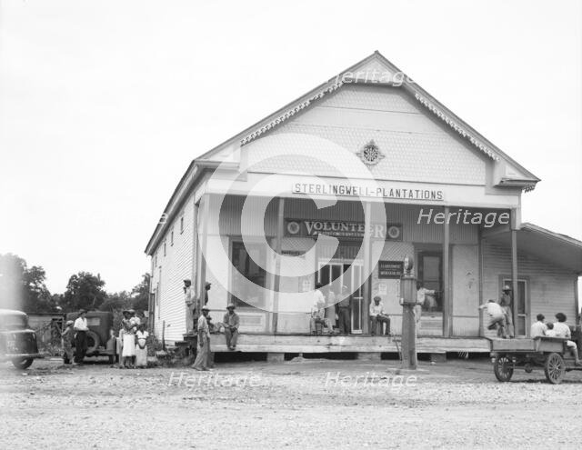 A plantation store near Clarksville, Mississippi, 1936. Creator: Dorothea Lange.