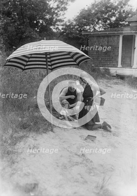 Efrem Zimbalist & Alma Gluck, 1917. Creator: Bain News Service.