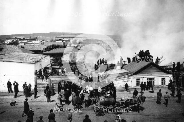 Fire in Krasnoyarsk on Pesochnaya Street, 1910. Creator: LI Vonago.