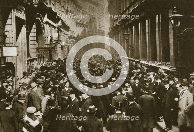 In Throgmorton Street beside the north wall of the London Stock Exchange, 20th century. Artist: Unknown