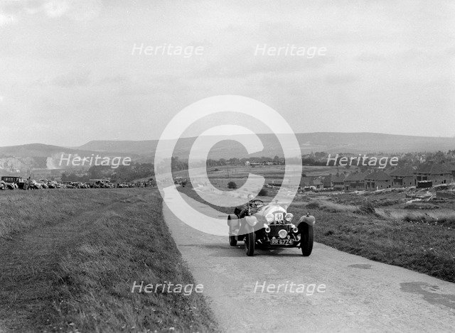 Bentley of Captain CHD Berthon competing at the Lewes Speed Trials, Sussex, 1938. Artist: Bill Brunell.