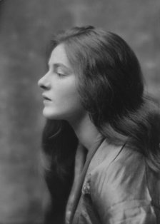 Hayes, Irene, portrait photograph, 1914 May 18. Creator: Arnold Genthe.