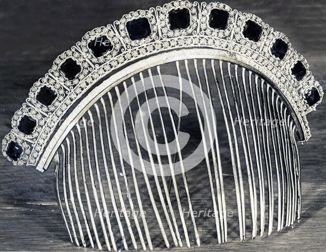 Comb, Italy, c.1880. Creator: Unknown.