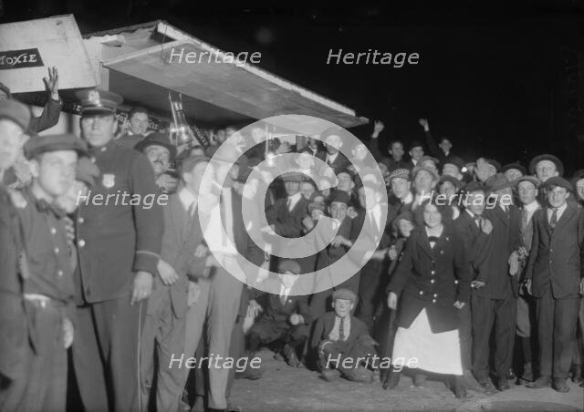 Fans outside the Polo Grounds, NY, 1913. Creator: Bain News Service.